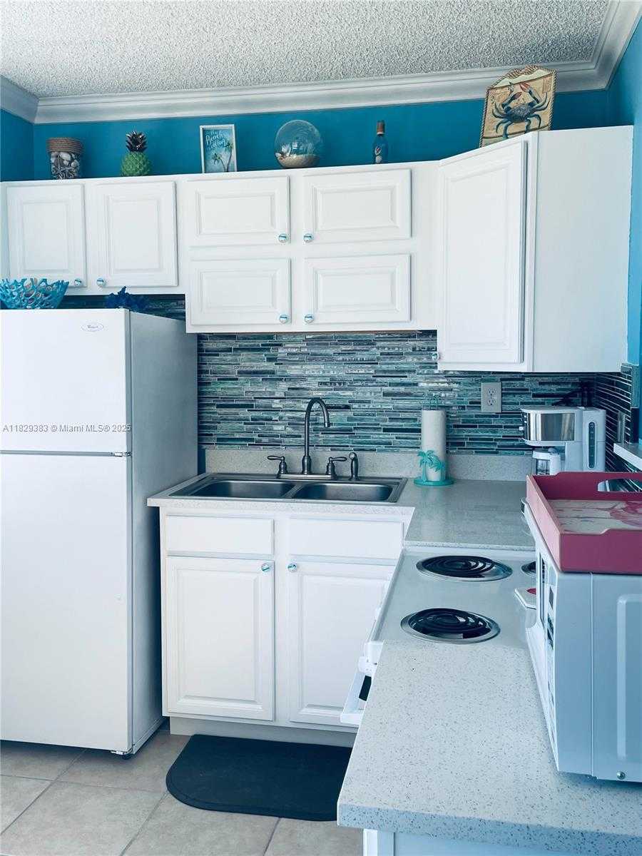 Small Image of 3401 NORTH EAST 10TH ST, Pompano Beach Number 10
