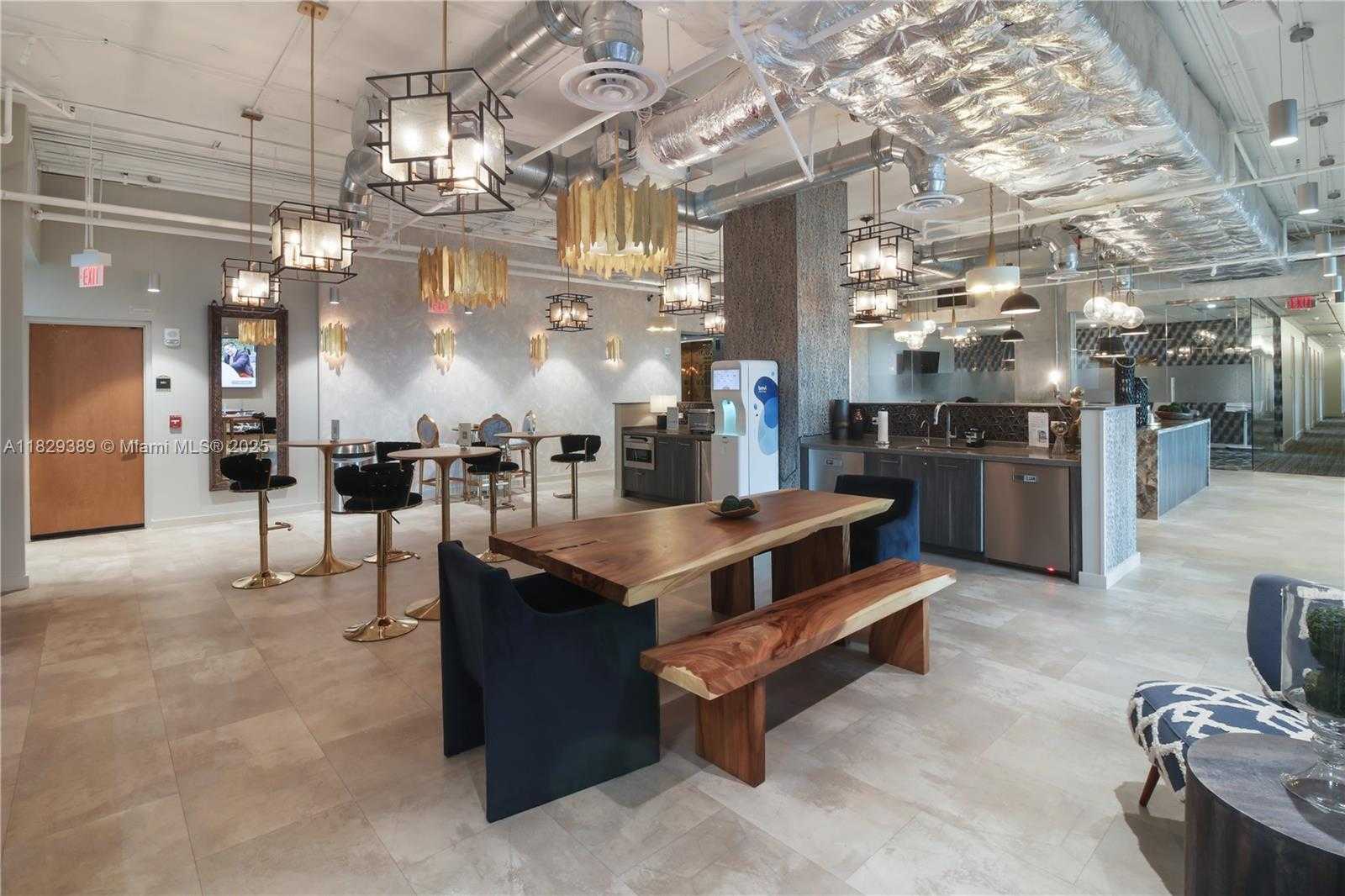 Small Image of 121 ALHAMBRA CIR #1000, Coral Gables Number 28