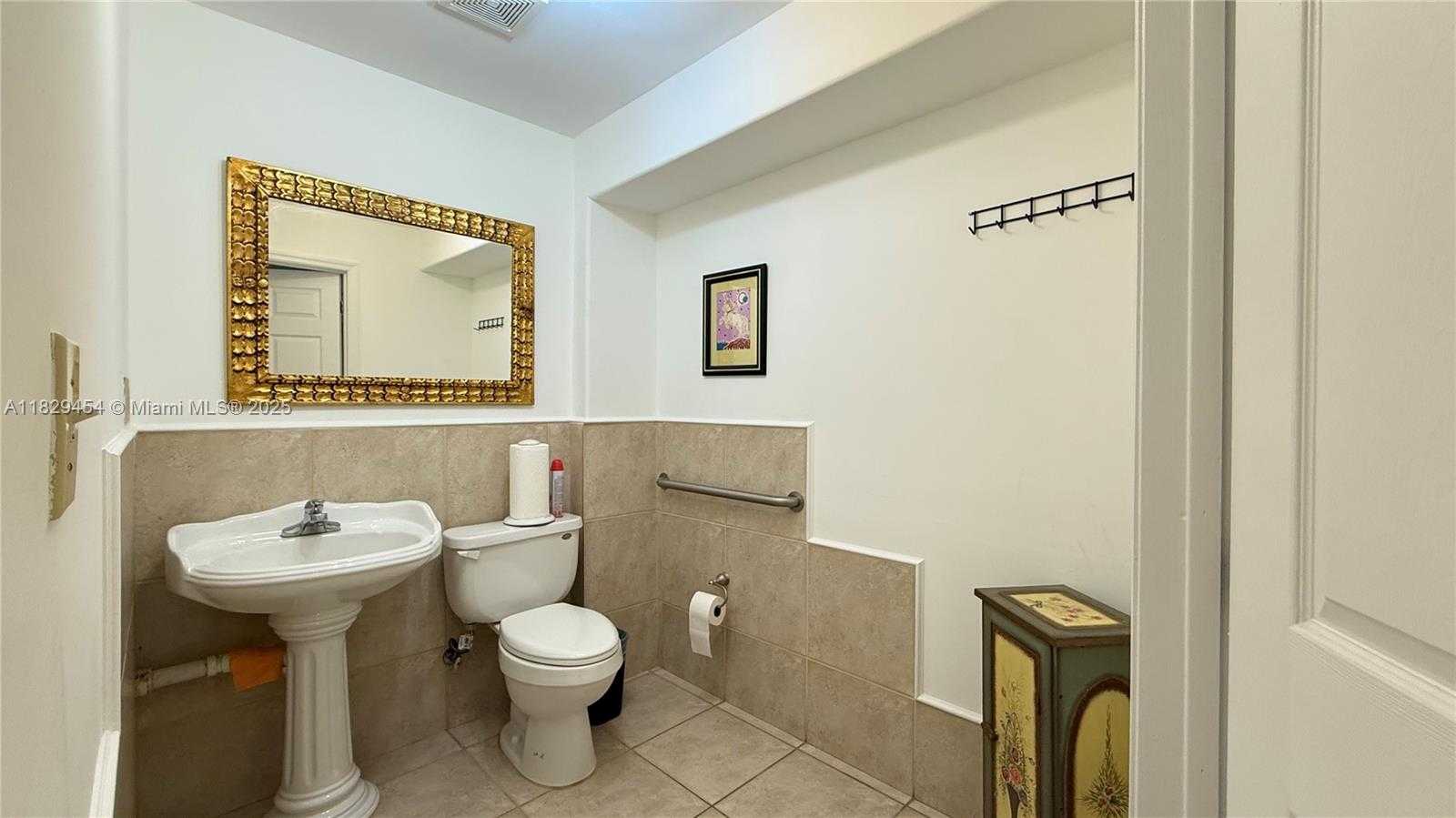 Small Image of 1651 WEST 37TH ST #402, Hialeah Number 16
