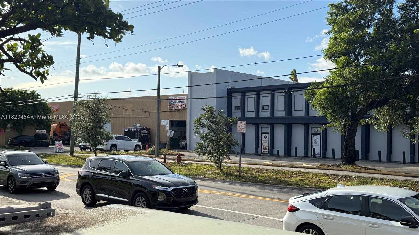 Small Image of 1651 WEST 37TH ST #402, Hialeah Number 2