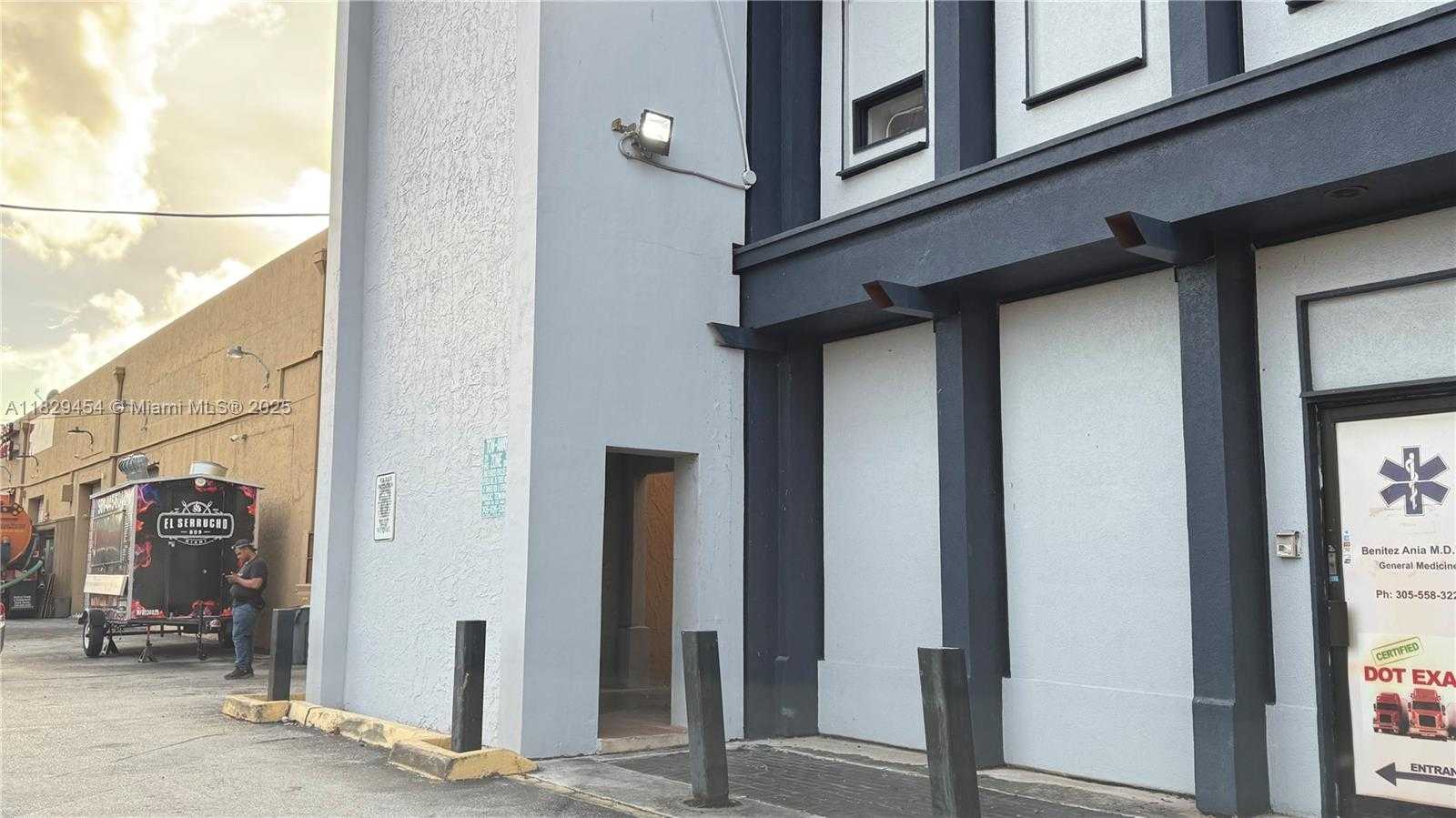 Small Image of 1651 WEST 37TH ST #402, Hialeah Number 25