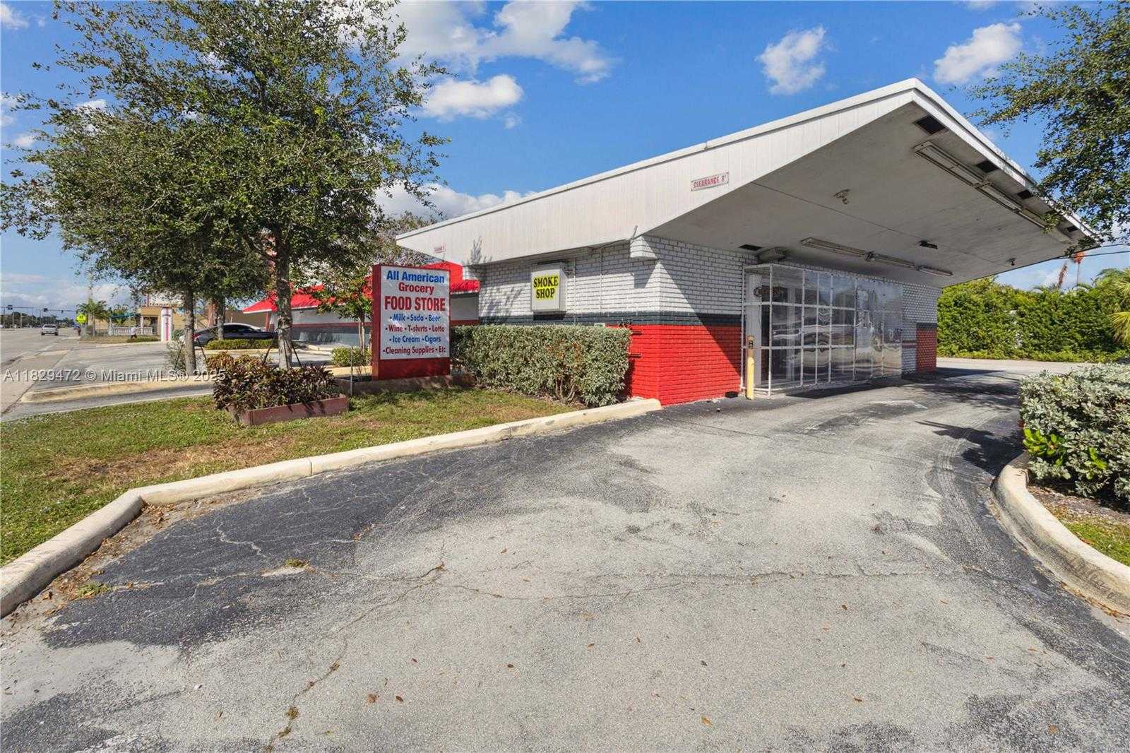 Small Image of 1631 EAST SAMPLE RD, Pompano Beach Number 2