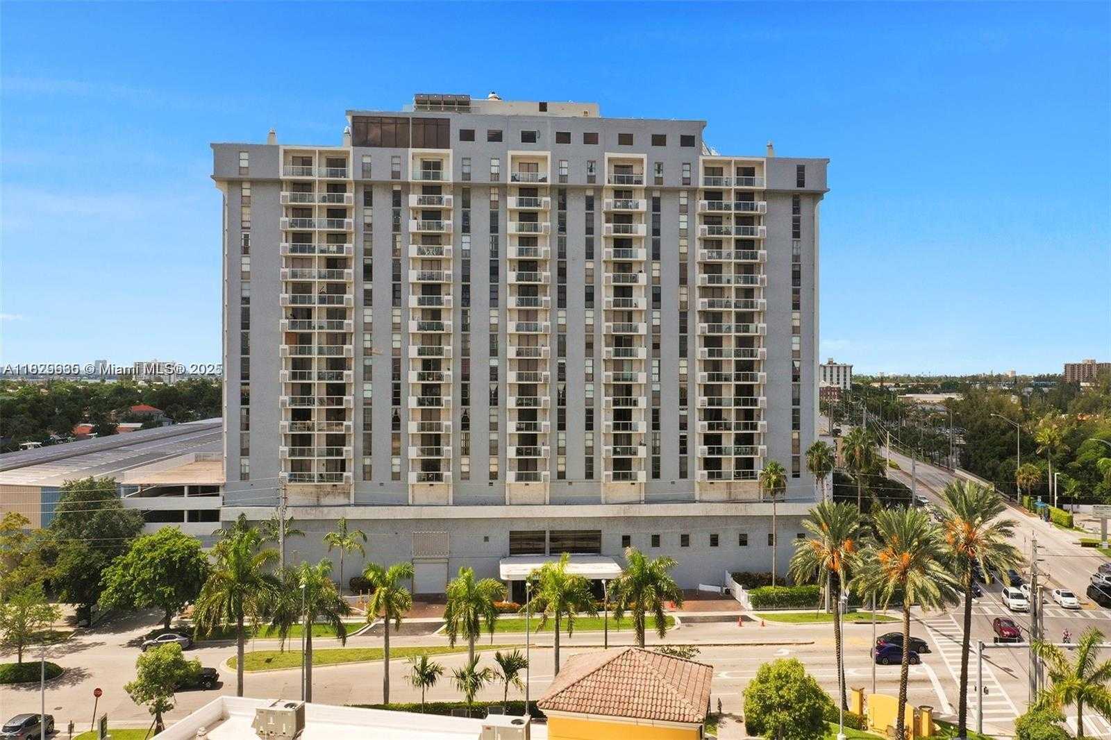 Small Image of 13499 BISCAYNE BLVD #CU202, North Miami Number 6