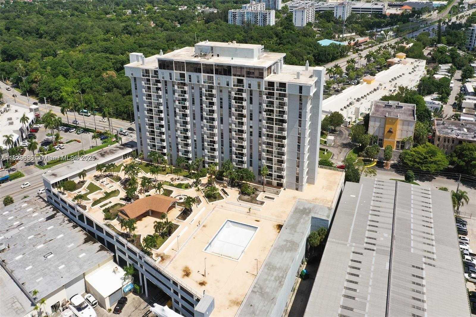 Small Image of 13499 BISCAYNE BLVD #CU202, North Miami Number 8
