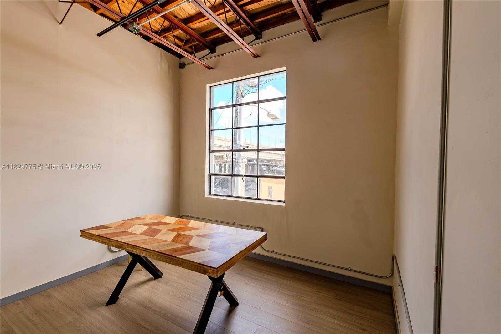 Small Image of 551 NORTH WEST 72ND ST #1A, Miami Number 4