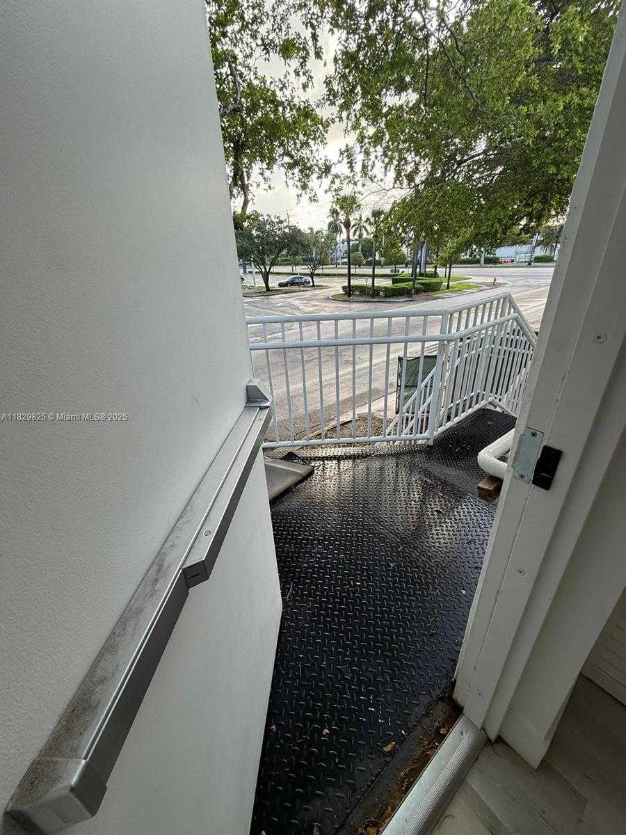Small Image of 1470 NORTH WEST 107TH AVE #21T, Sweetwater Number 23