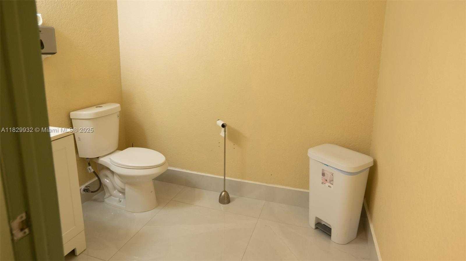 Small Image of 1840 NORTH WEST 95TH AVE, Doral Number 16