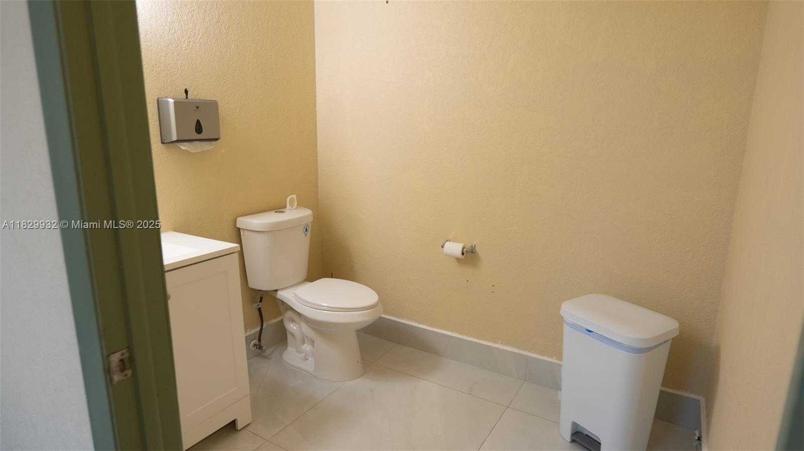 Small Image of 1840 NORTH WEST 95TH AVE, Doral Number 17