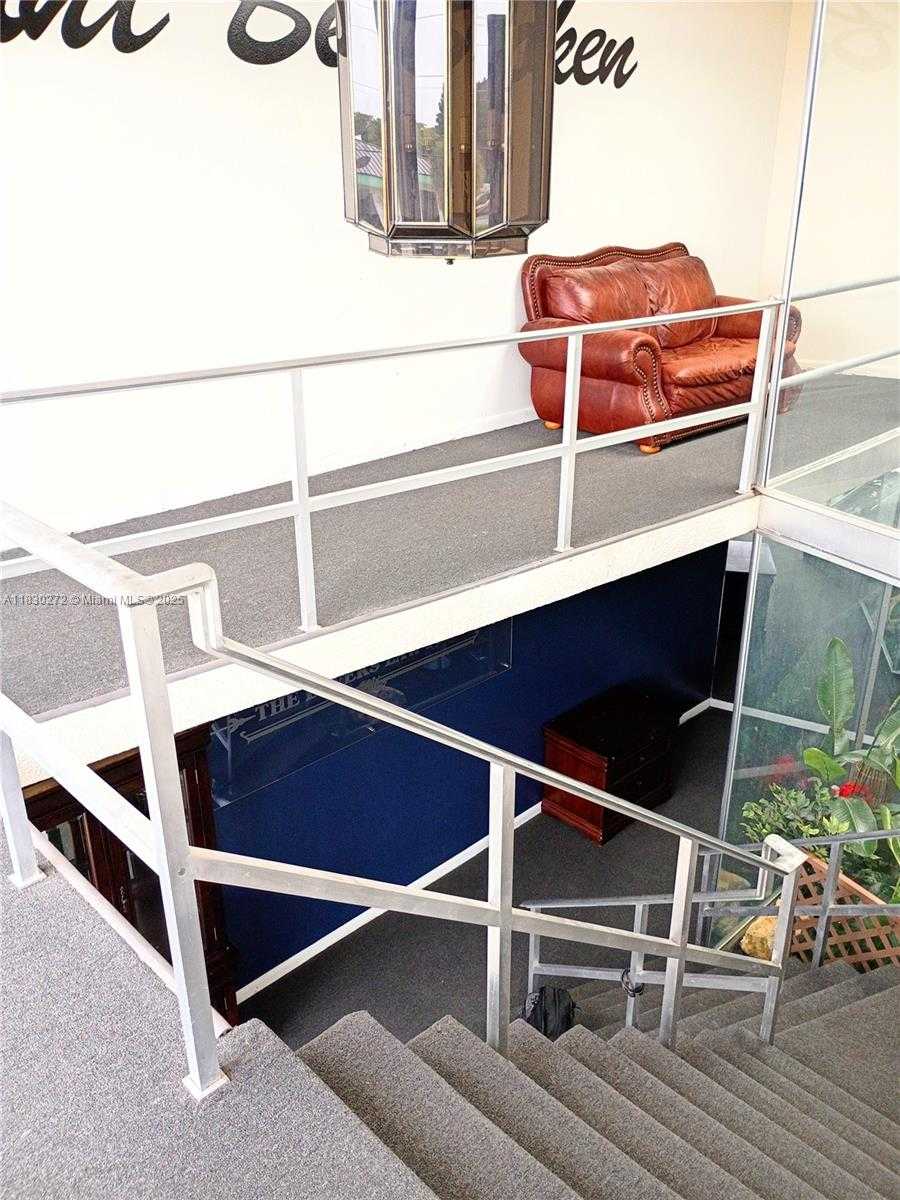 Small Image of 2720 FOREST HILL BLVD #203, Palm Springs Number 24