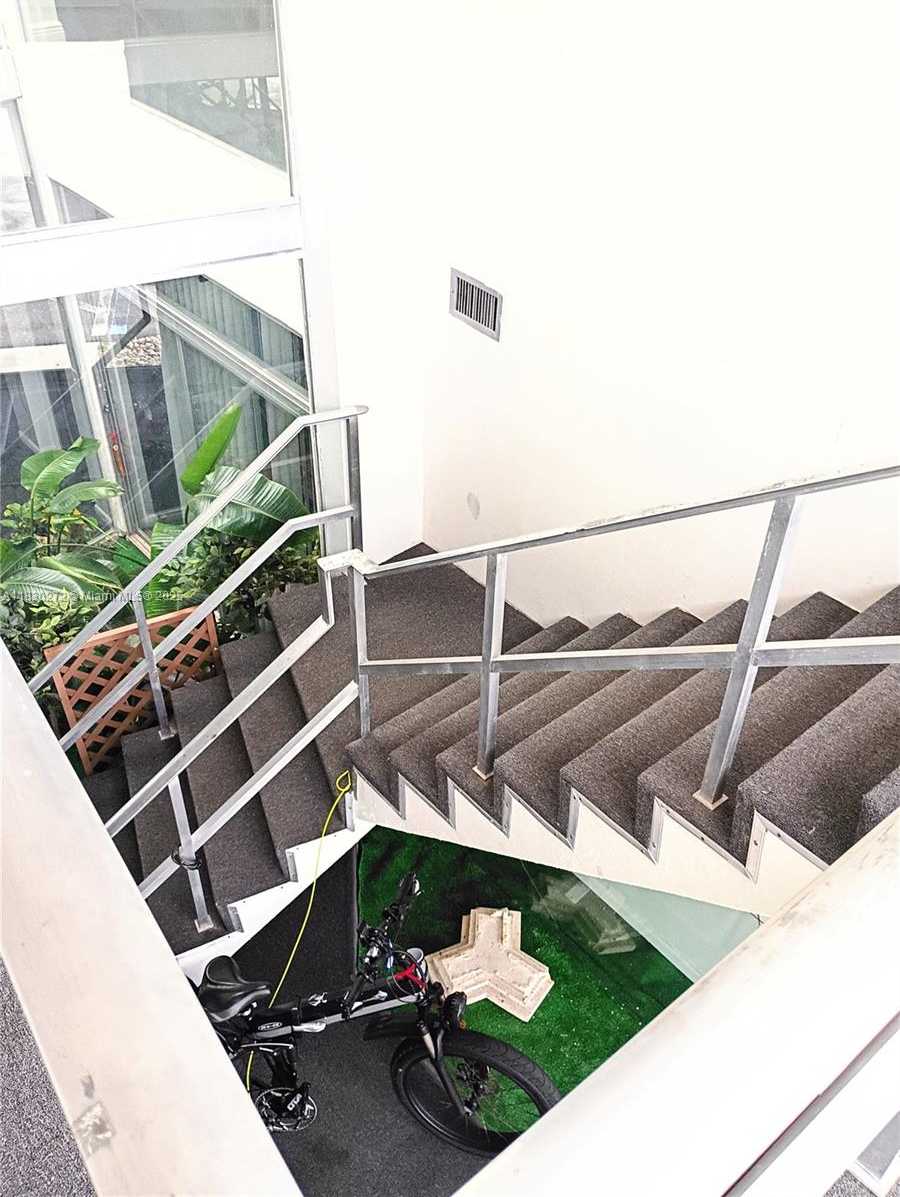 Small Image of 2720 FOREST HILL BLVD #203, Palm Springs Number 25