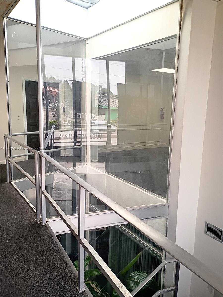 Small Image of 2720 FOREST HILL BLVD #203, Palm Springs Number 27