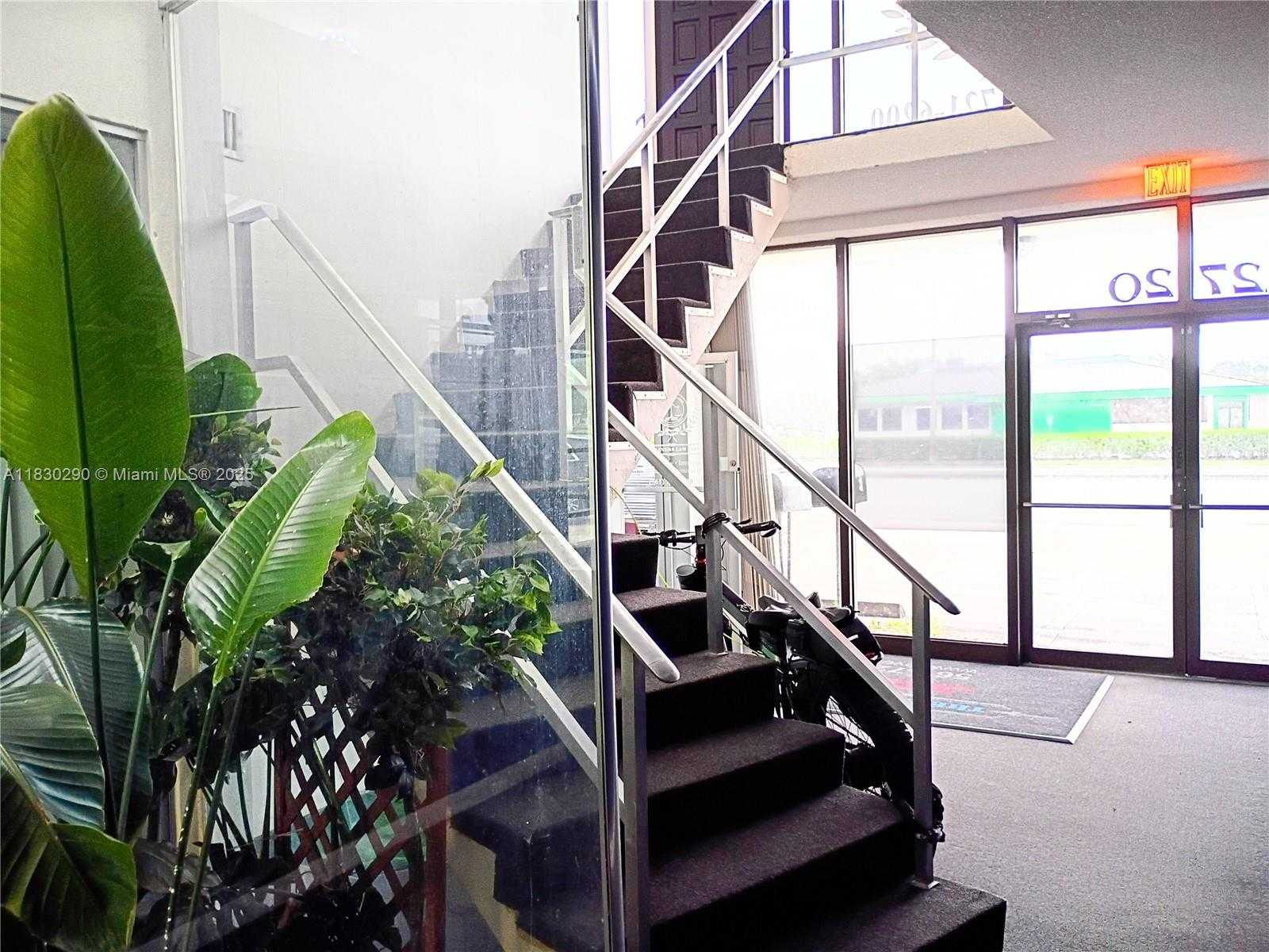 Small Image of 2720 FOREST HILL BLVD #202, Palm Springs Number 10