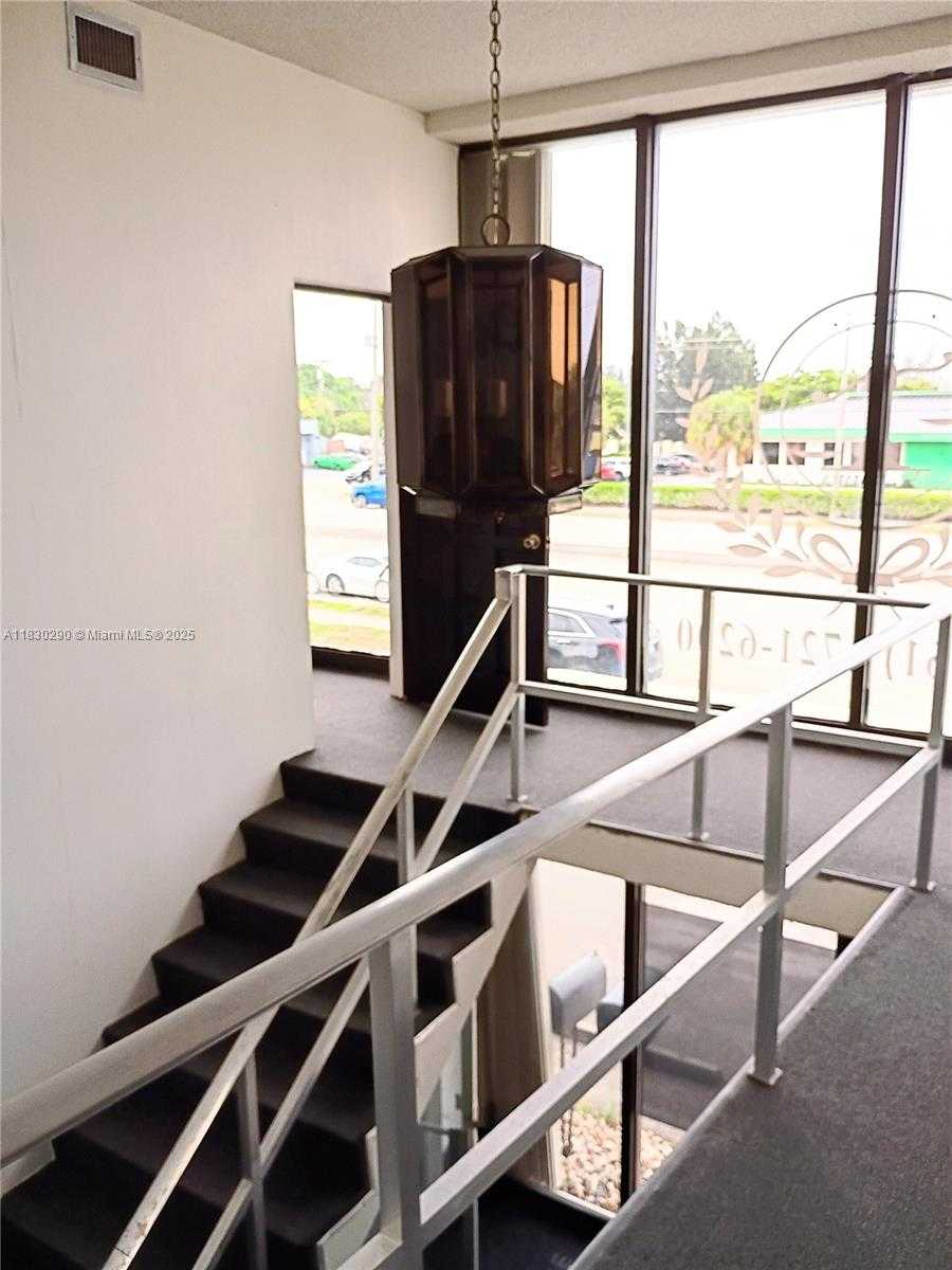 Small Image of 2720 FOREST HILL BLVD #202, Palm Springs Number 27