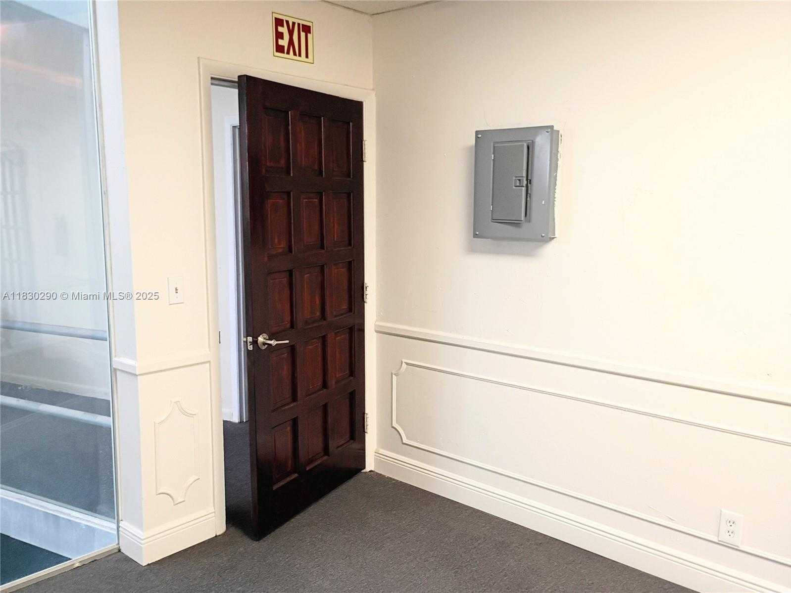 Small Image of 2720 FOREST HILL BLVD #202, Palm Springs Number 31