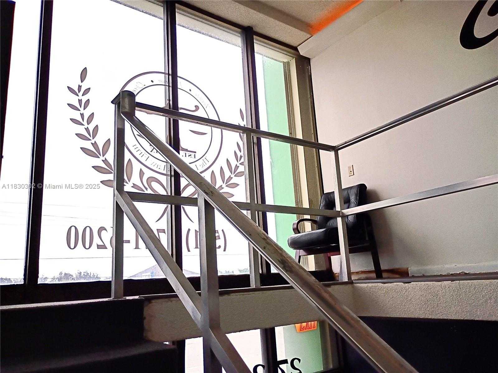 Small Image of 2720 FOREST HILL BLVD #201, Palm Springs Number 11