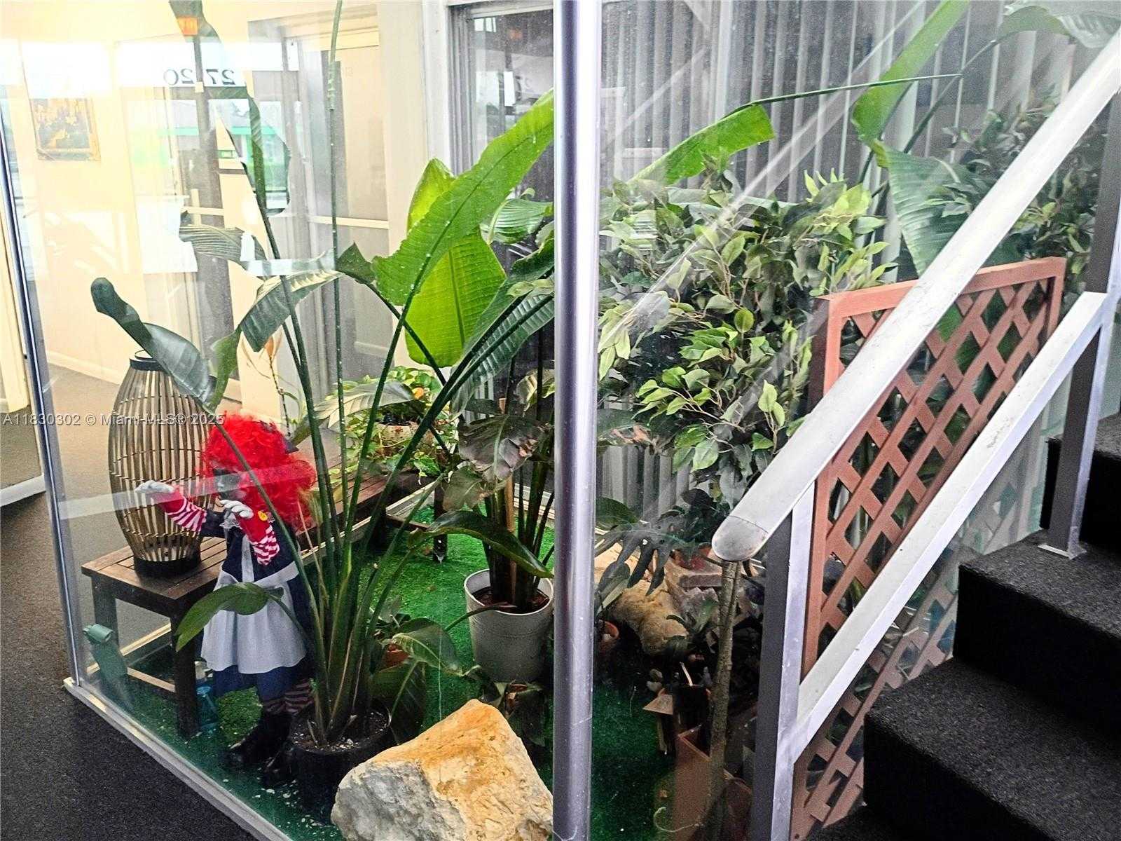 Small Image of 2720 FOREST HILL BLVD #201, Palm Springs Number 13