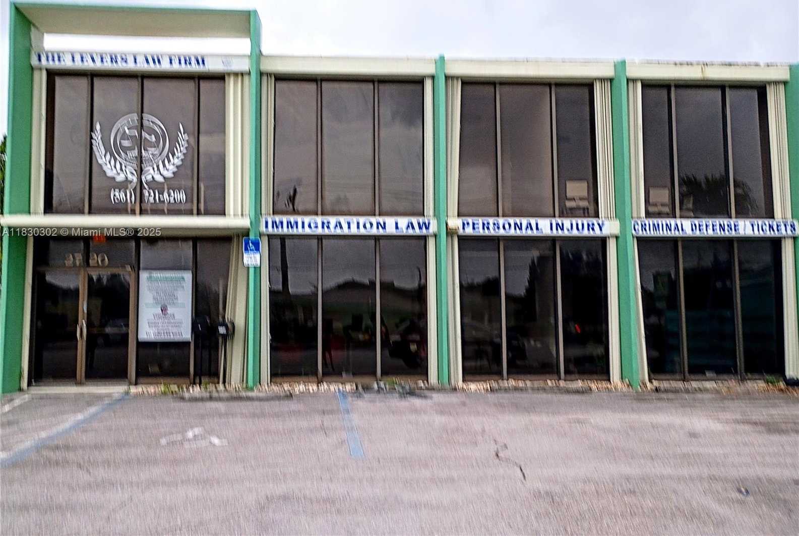 Small Image of 2720 FOREST HILL BLVD #201, Palm Springs Number 2