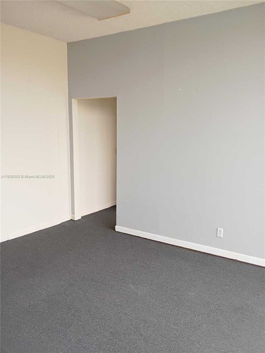 Small Image of 2720 FOREST HILL BLVD #201, Palm Springs Number 27