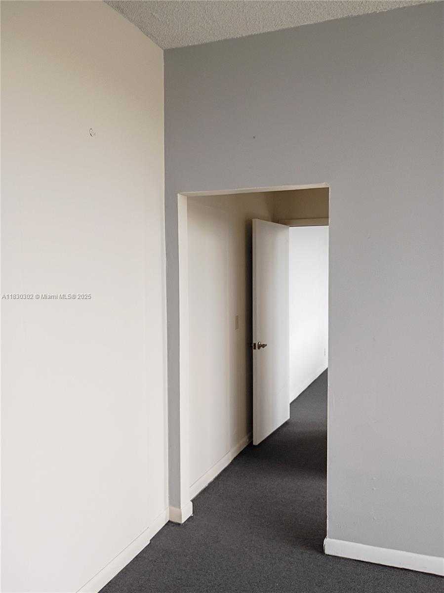 Small Image of 2720 FOREST HILL BLVD #201, Palm Springs Number 29