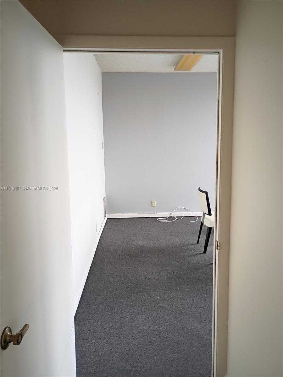 Small Image of 2720 FOREST HILL BLVD #201, Palm Springs Number 30