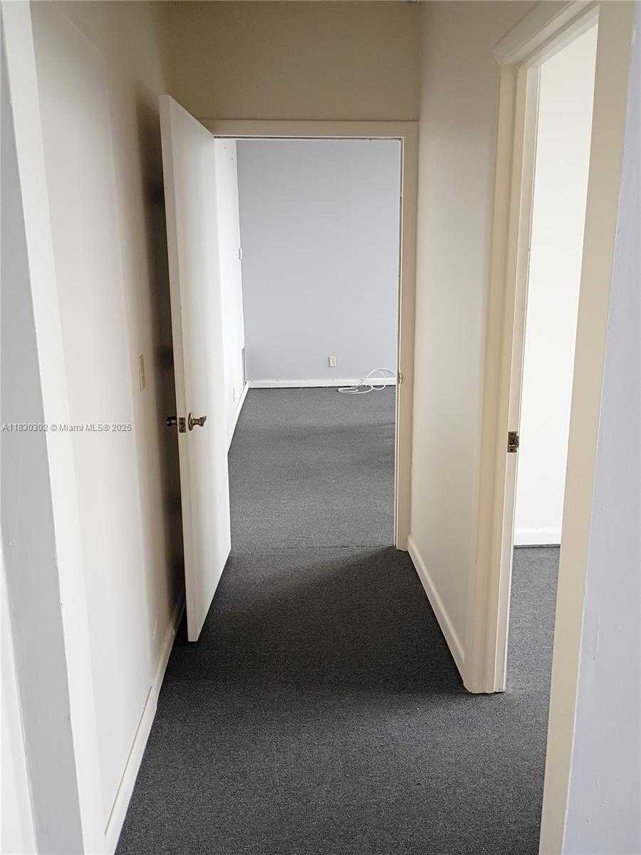 Small Image of 2720 FOREST HILL BLVD #201, Palm Springs Number 31