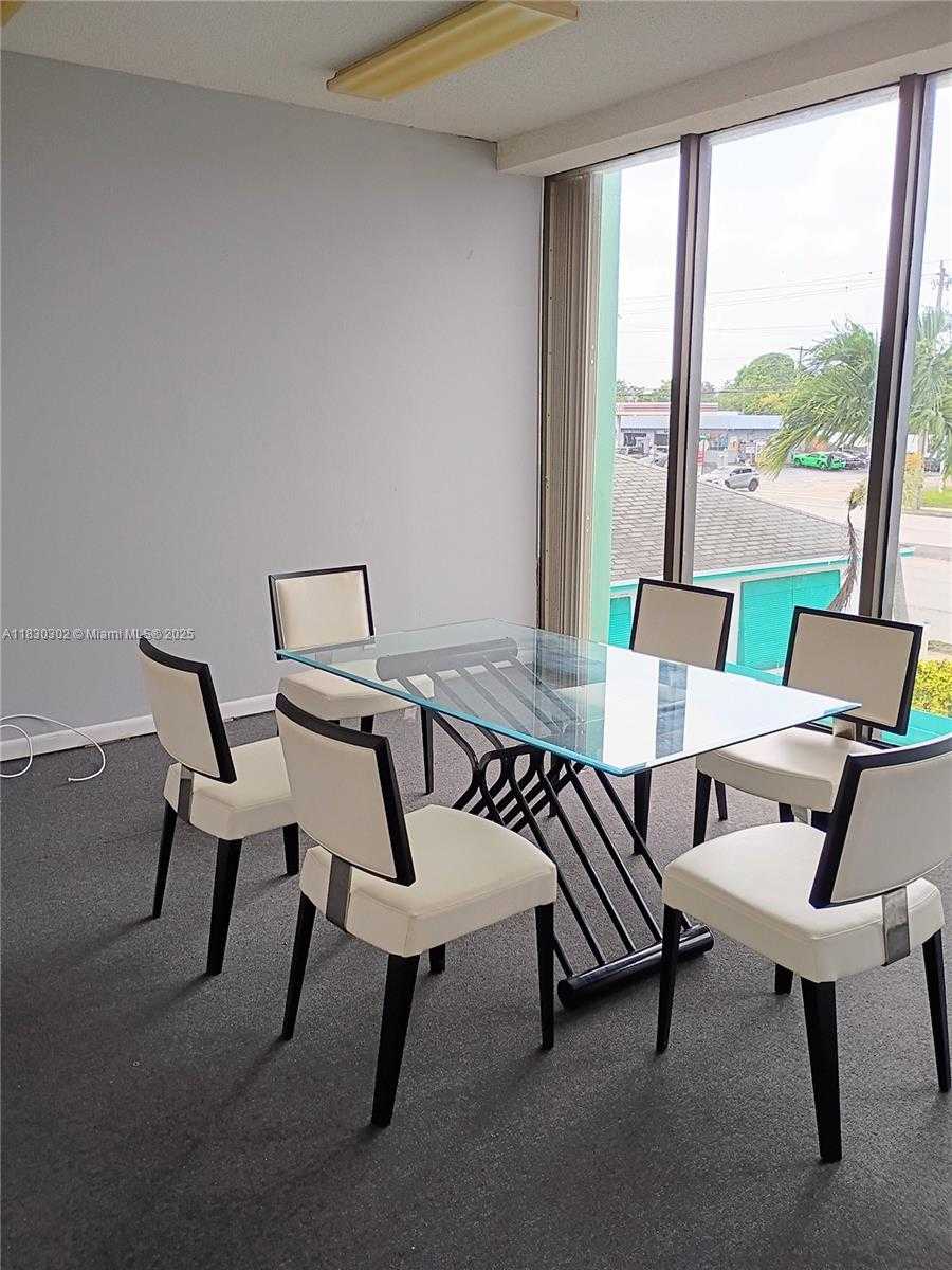 Small Image of 2720 FOREST HILL BLVD #201, Palm Springs Number 33