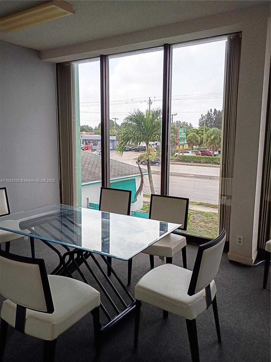 Small Image of 2720 FOREST HILL BLVD #201, Palm Springs Number 35