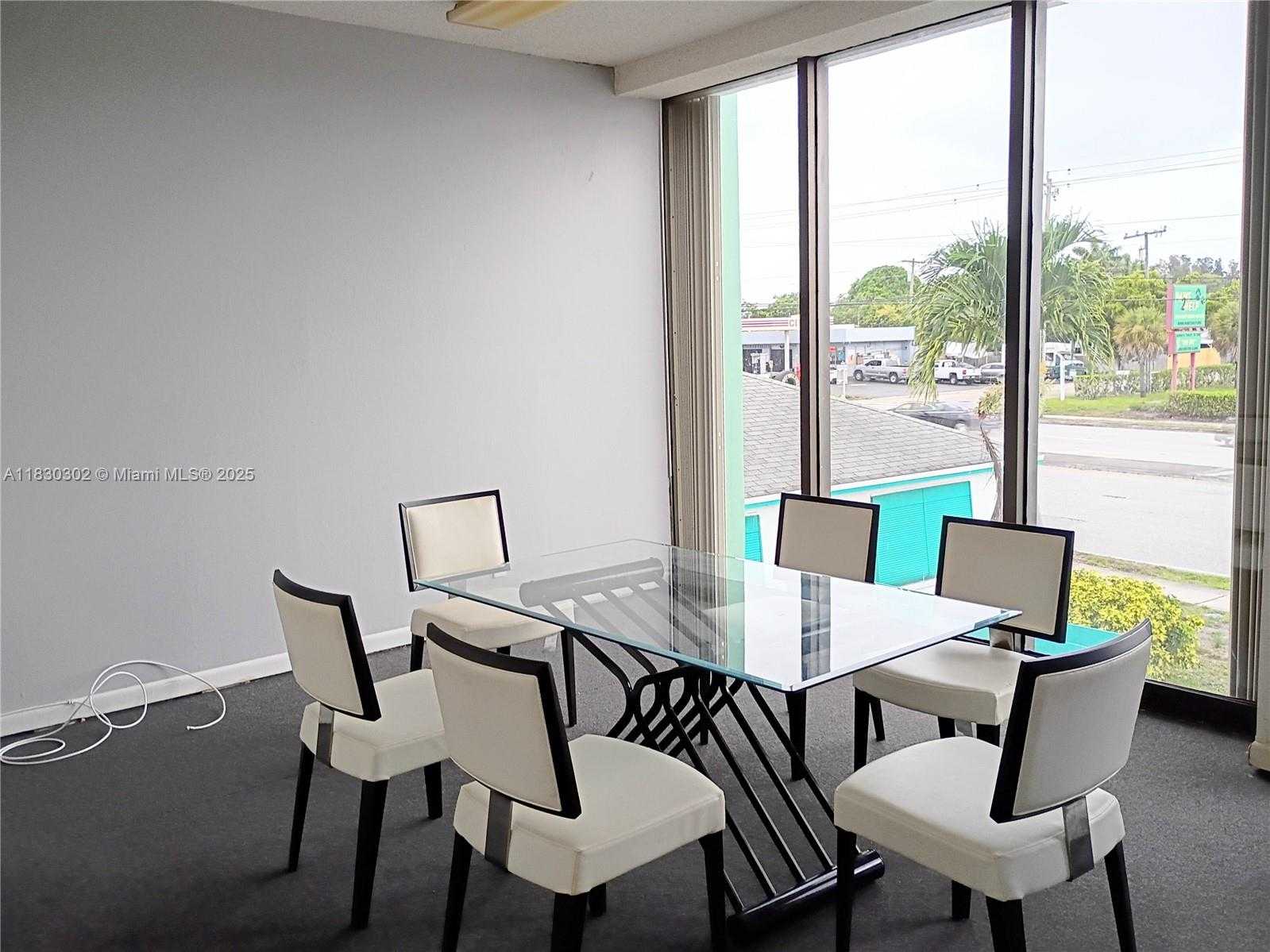 Small Image of 2720 FOREST HILL BLVD #201, Palm Springs Number 38