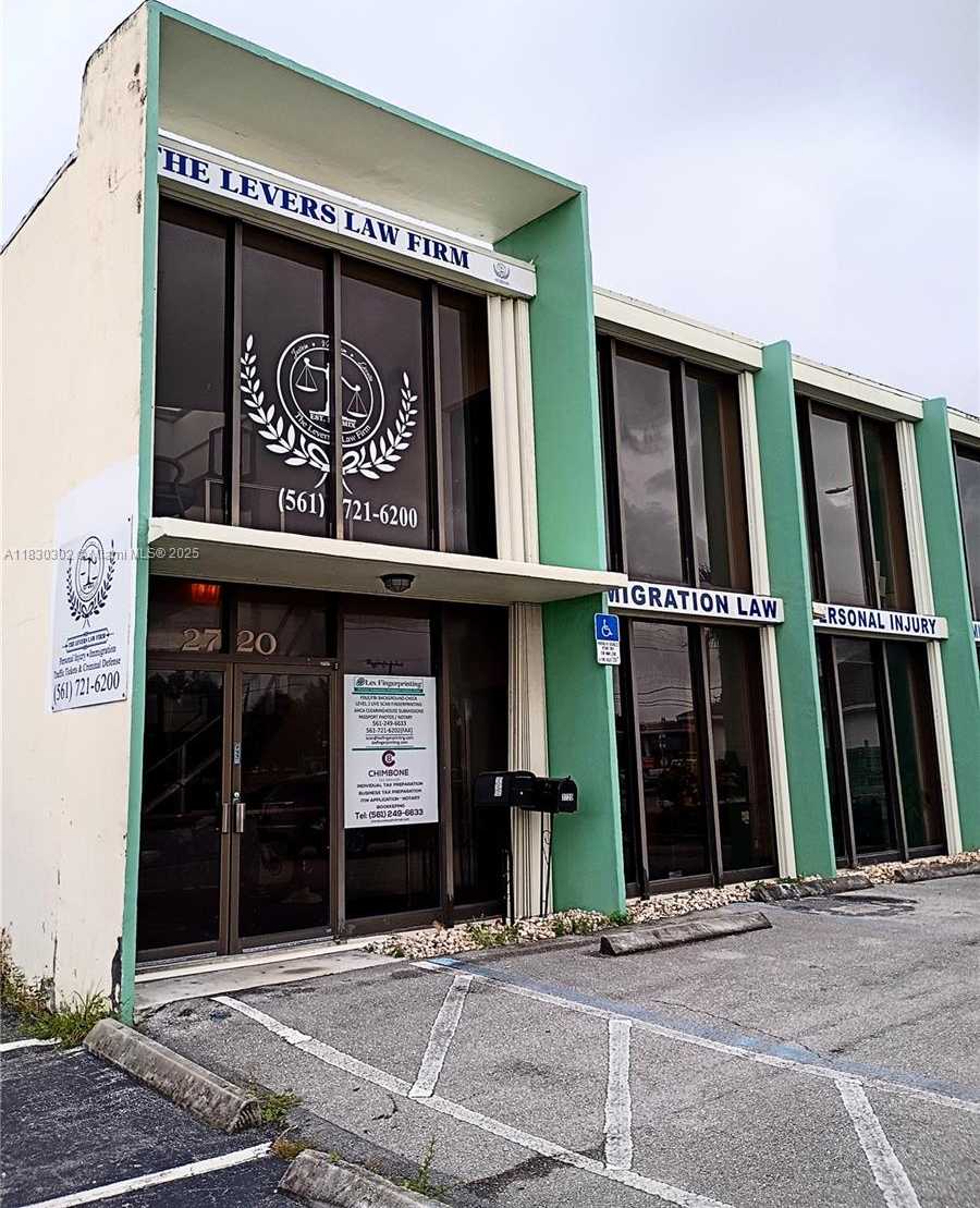 Small Image of 2720 FOREST HILL BLVD #201, Palm Springs Number 4