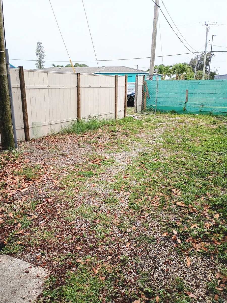 Small Image of 2720 FOREST HILL BLVD #201, Palm Springs Number 40