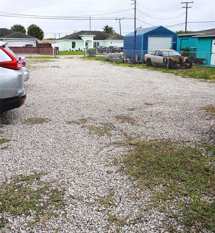 Small Image of 2720 FOREST HILL BLVD #201, Palm Springs Number 41