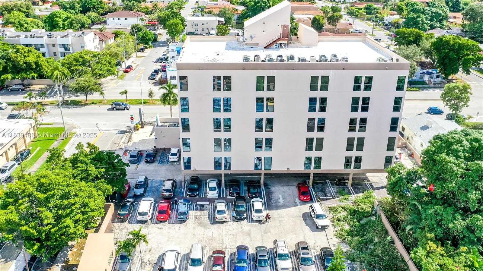 Small Image of 1800 SOUTH WEST 27TH AVE, Miami Number 14