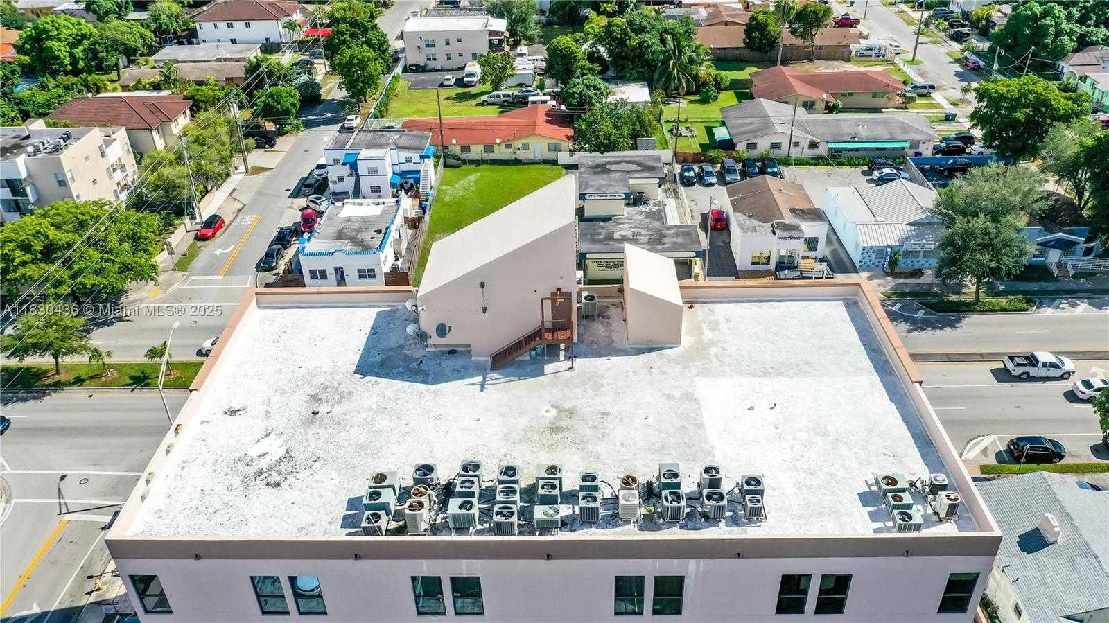 Small Image of 1800 SOUTH WEST 27TH AVE, Miami Number 15