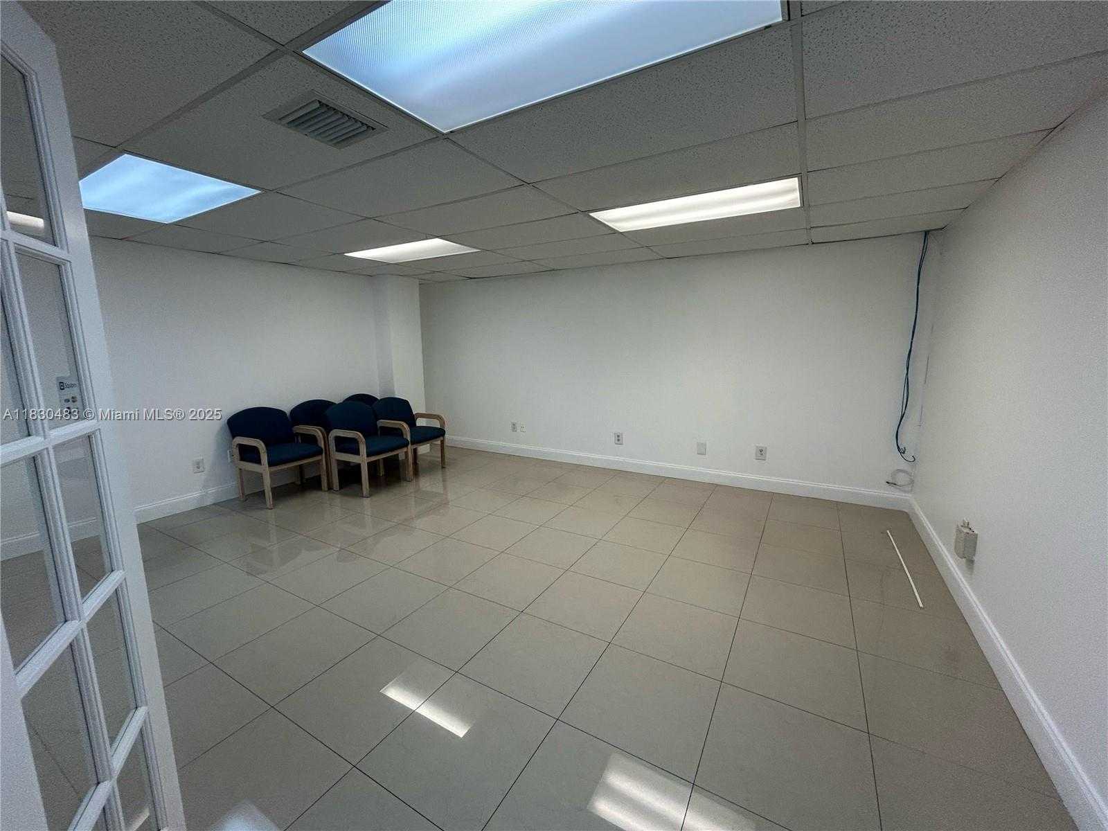 Small Image of 13499 BISCAYNE BLVD #CUM4, North Miami Number 2