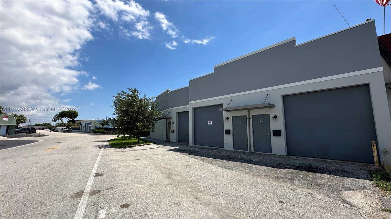 Small Image of 500 NORTH EAST 25TH ST ##12, Pompano Beach Number 3