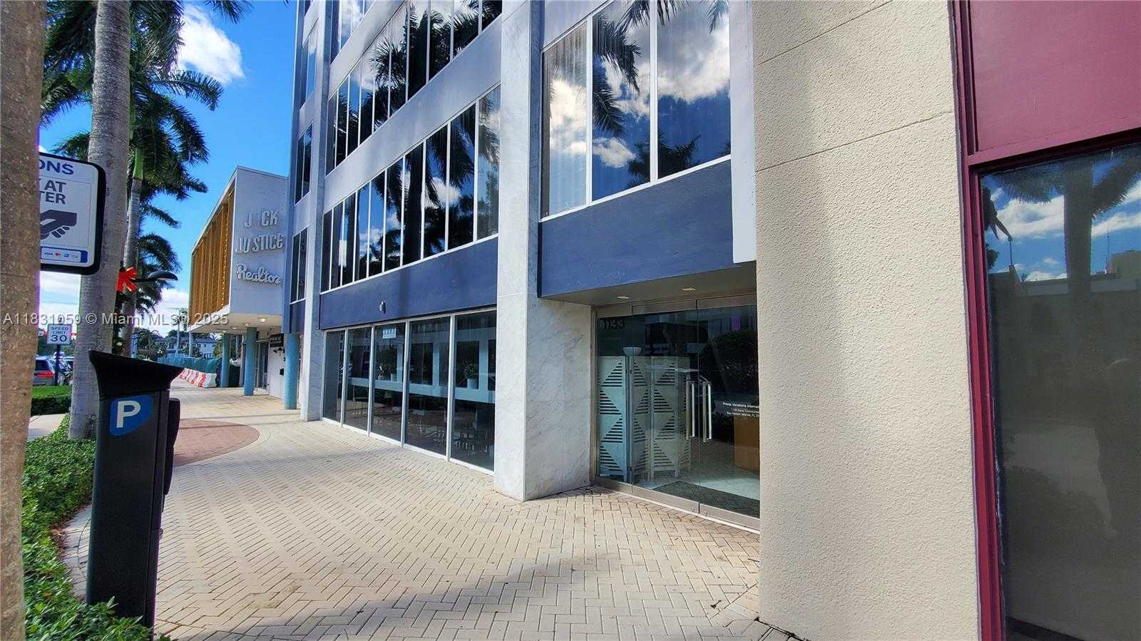 Small Image of 1133 KANE CONCOURSE, Bay Harbor Islands Number 5