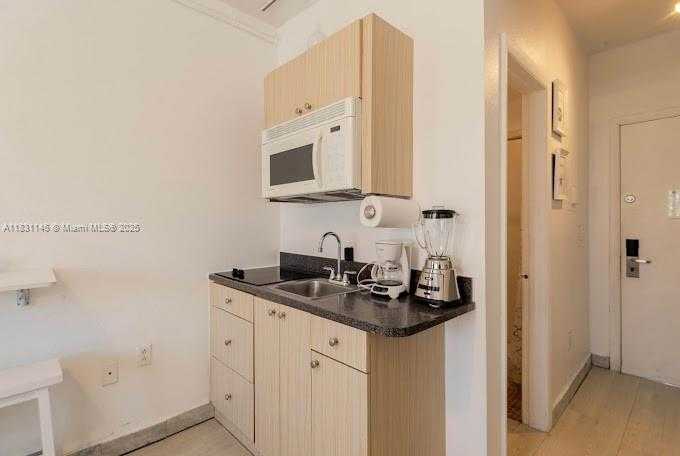 Small Image of 760 EAST WASHINGTON AVE #CU-2, Miami Beach Number 12