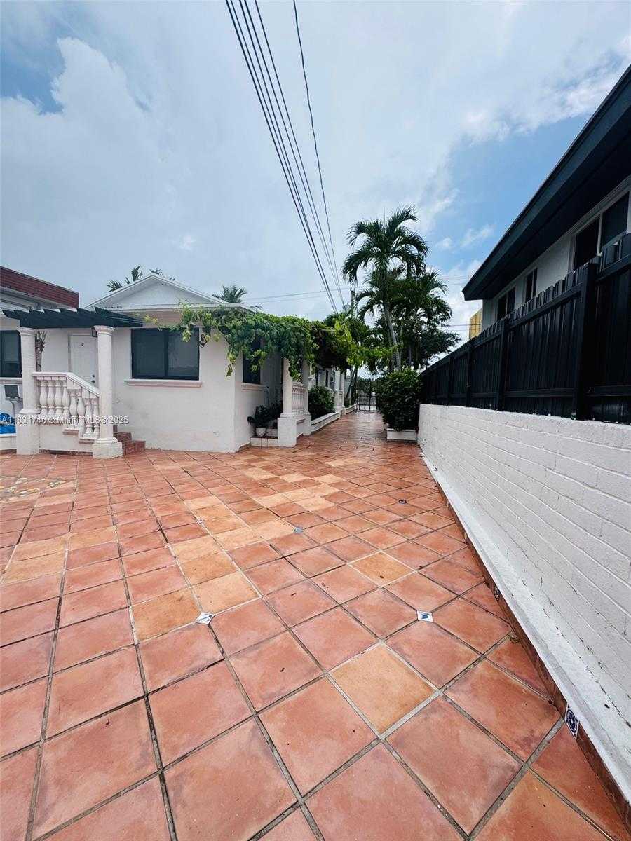 Small Image of 1236 SOUTH WEST 4TH ST, Miami Number 16