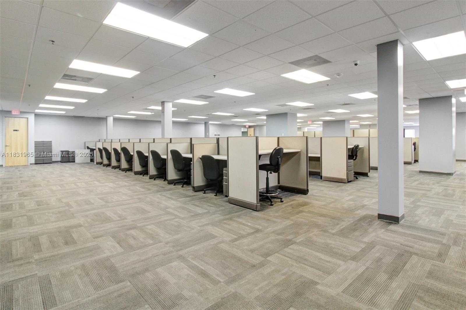 Small Image of 895 SOUTH WEST 30TH AVE, Pompano Beach Number 13