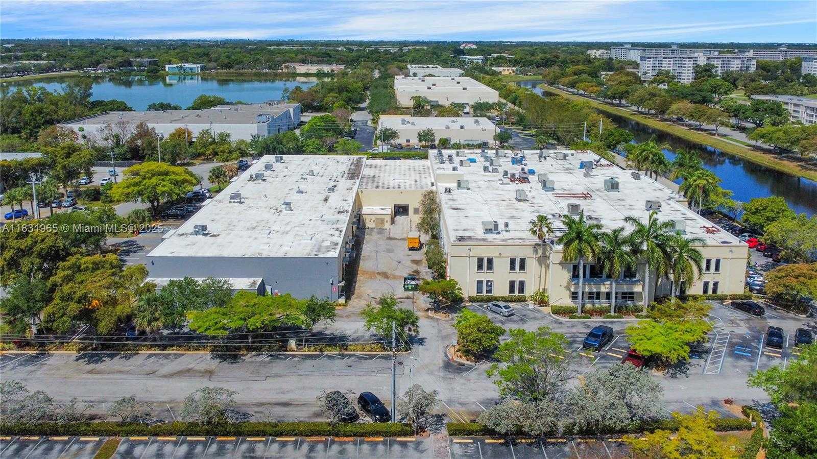Small Image of 895 SOUTH WEST 30TH AVE, Pompano Beach Number 19