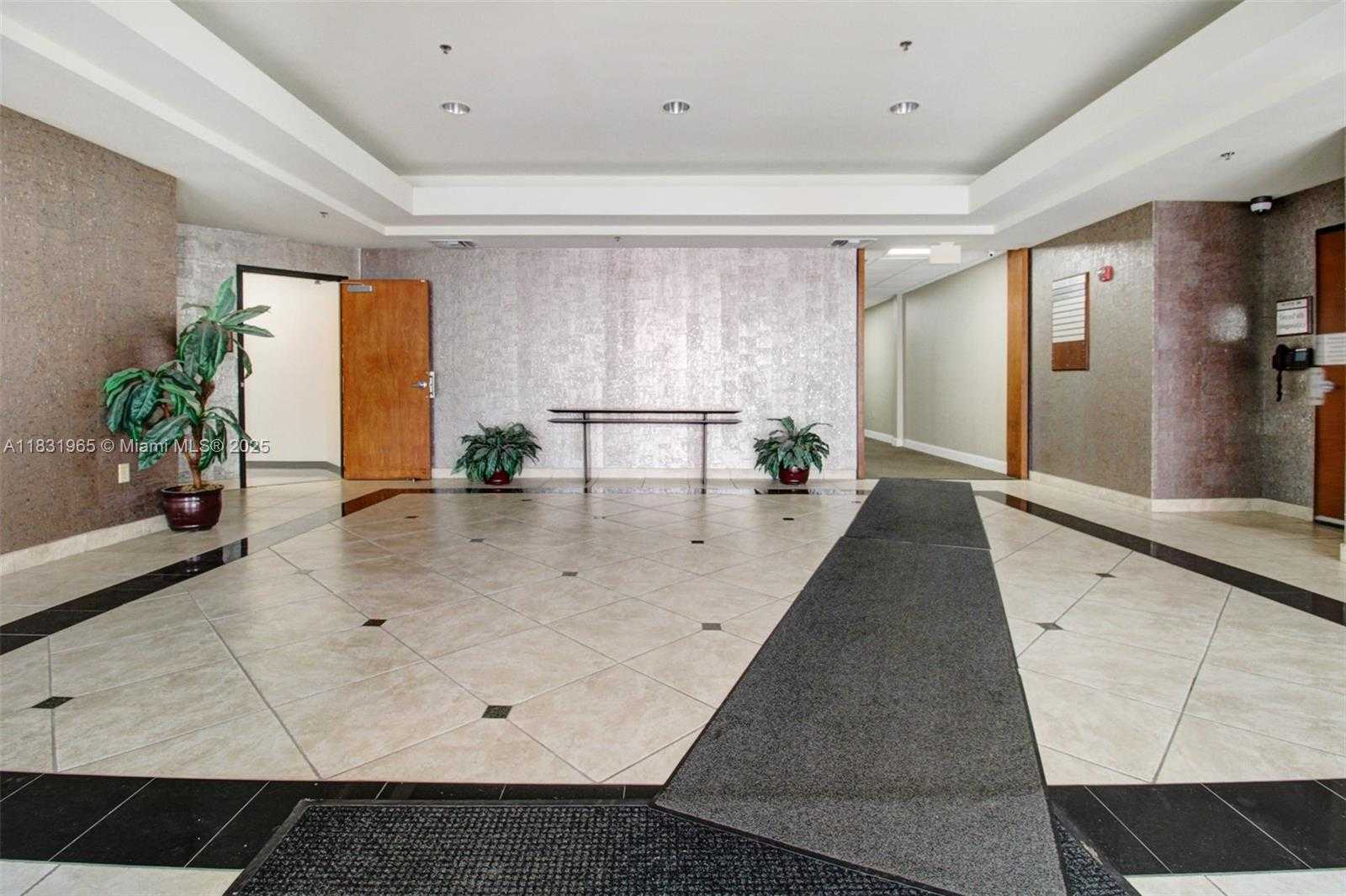 Small Image of 895 SOUTH WEST 30TH AVE, Pompano Beach Number 3