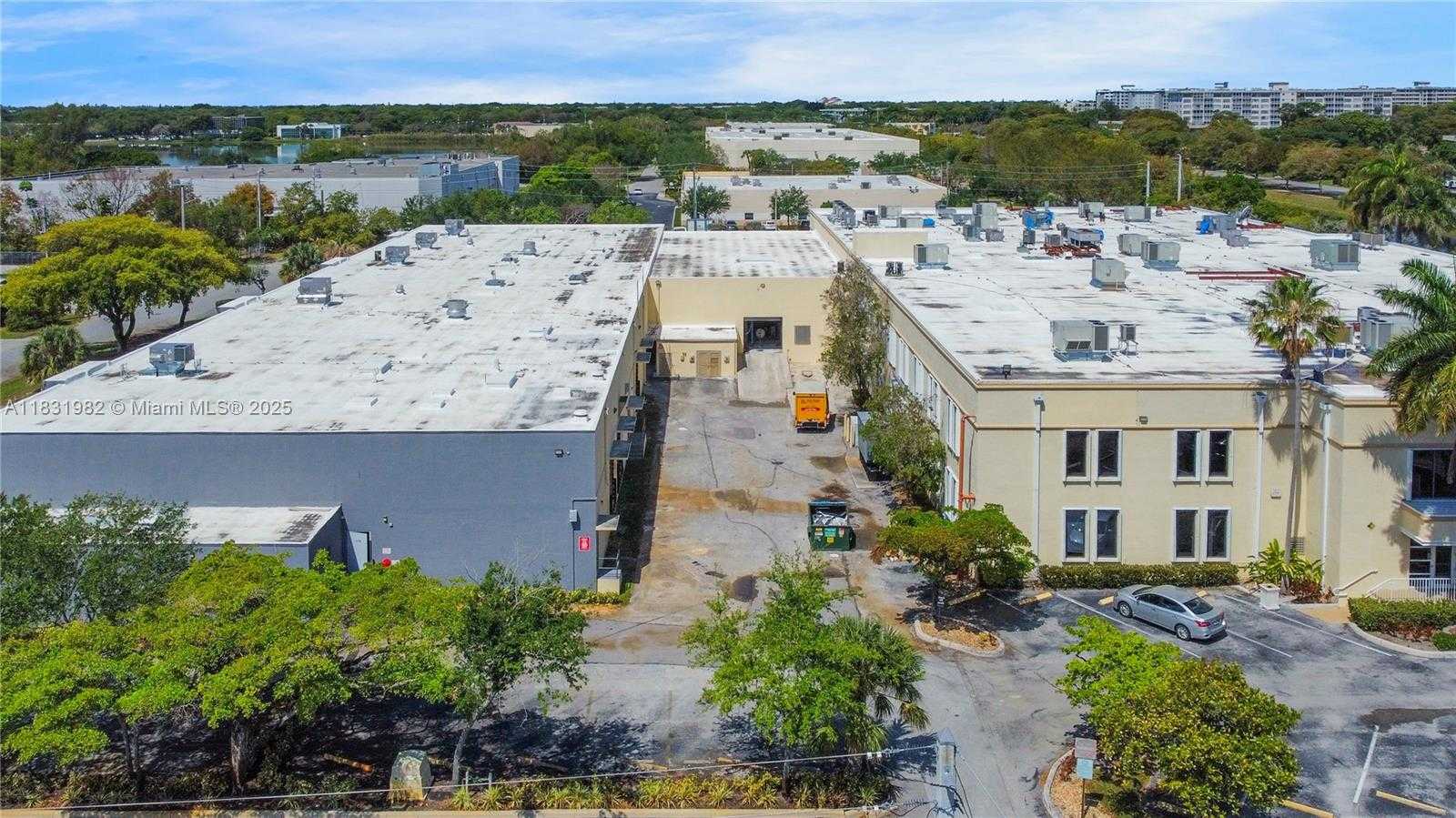 Small Image of 3001 SOUTH WEST 10TH ST, Pompano Beach Number 5