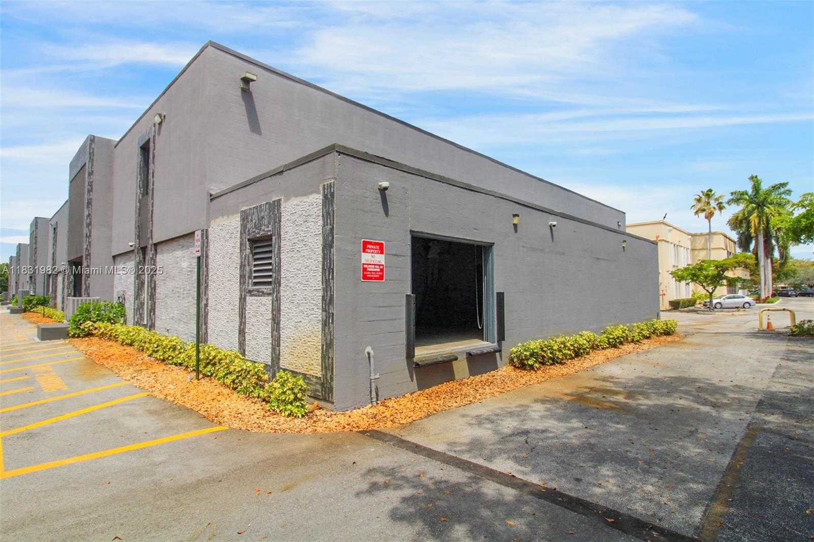 Small Image of 3001 SOUTH WEST 10TH ST, Pompano Beach Number 8