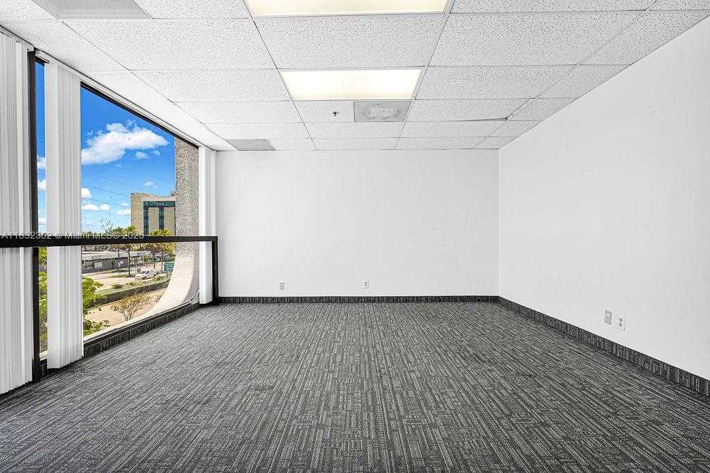 Small Image of 2691 EAST OAKLAND PARK BLVD #300, Fort Lauderdale Number 22