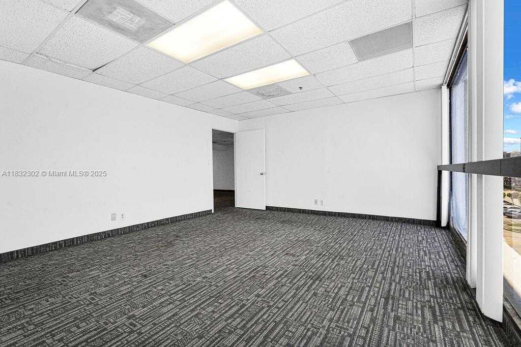 Small Image of 2691 EAST OAKLAND PARK BLVD #300, Fort Lauderdale Number 23
