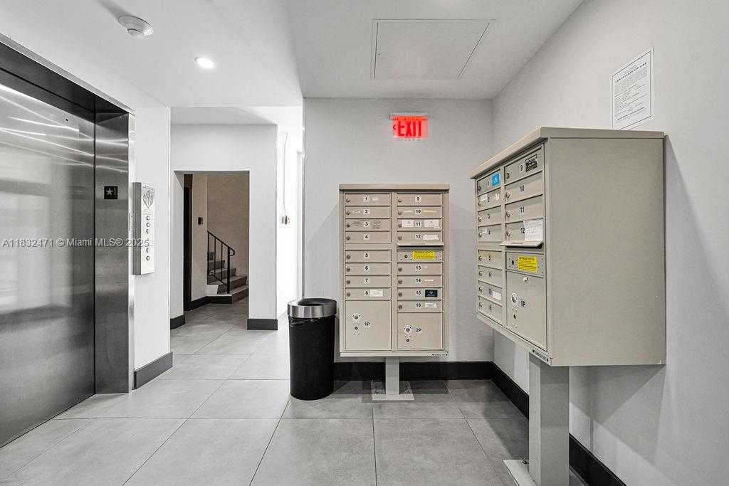 Small Image of 2640 HOLLYWOOD BLVD #120, Hollywood Number 31