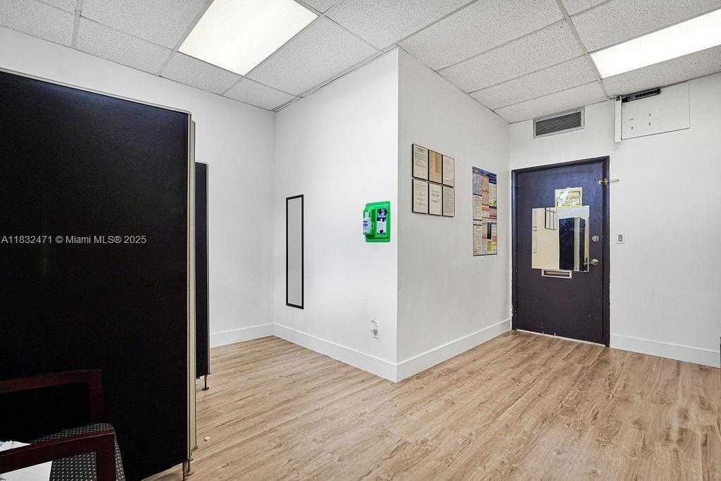 Small Image of 2640 HOLLYWOOD BLVD #120, Hollywood Number 48