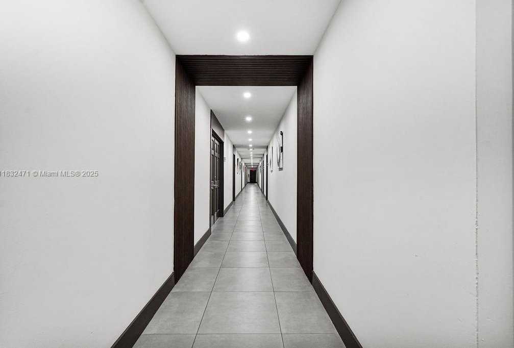 Small Image of 2640 HOLLYWOOD BLVD #120, Hollywood Number 49