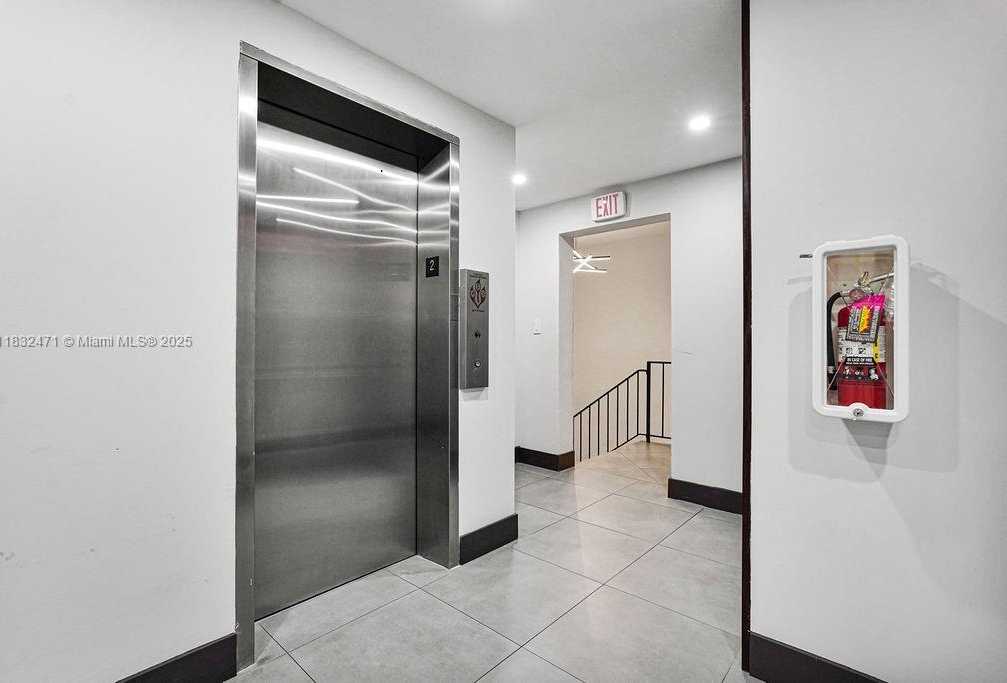 Small Image of 2640 HOLLYWOOD BLVD #120, Hollywood Number 50