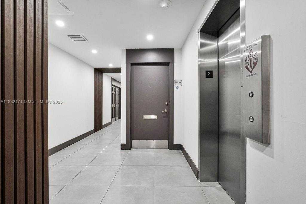 Small Image of 2640 HOLLYWOOD BLVD #120, Hollywood Number 52